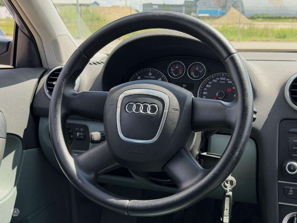 Audi A3, 1.6 l., hatchback