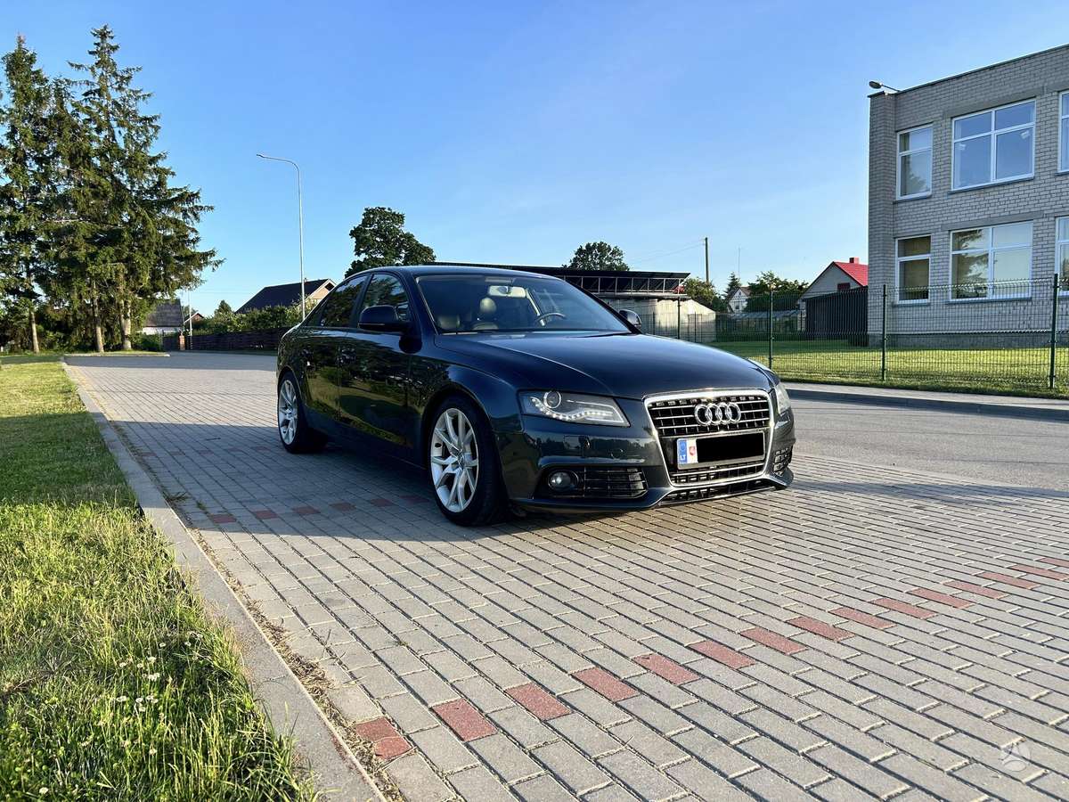Audi A4, 2.0 l., Седан