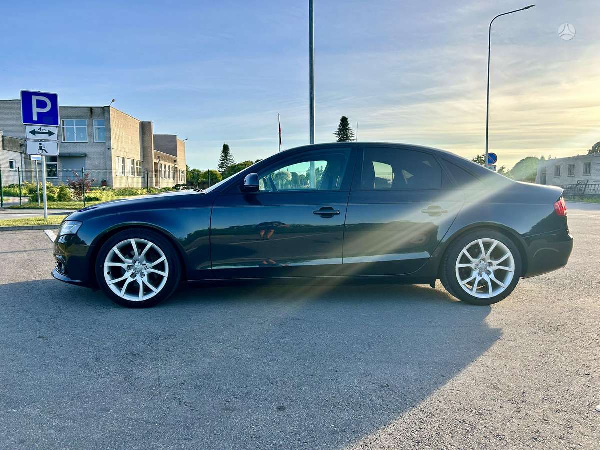 Audi A4, 2.0 l., Седан