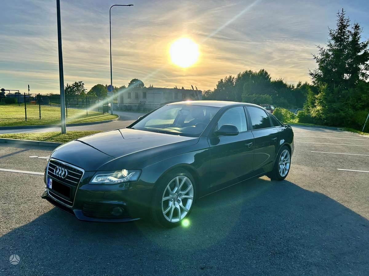 Audi A4, 2.0 l., Седан