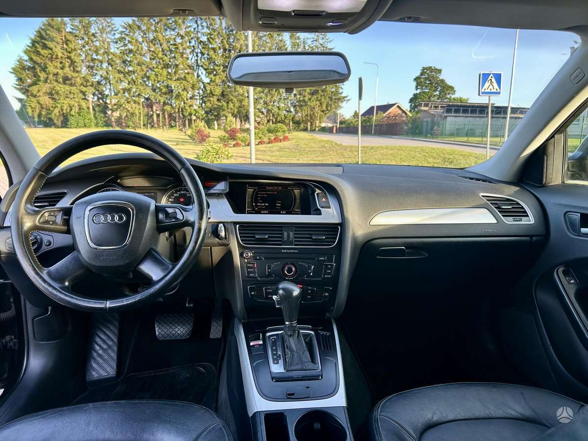 Audi A4, 2.0 l., Седан