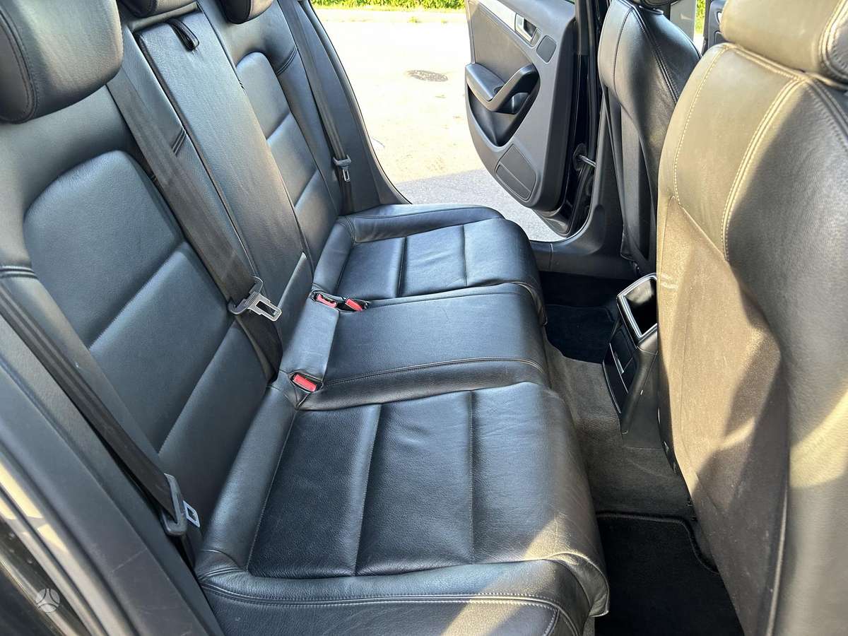 Audi A4, 2.0 l., Седан