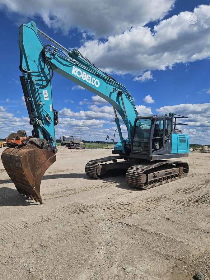 Kobelco SK210LC-10, excavator