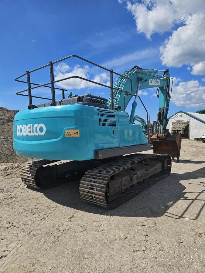 Kobelco SK210LC-10, excavator