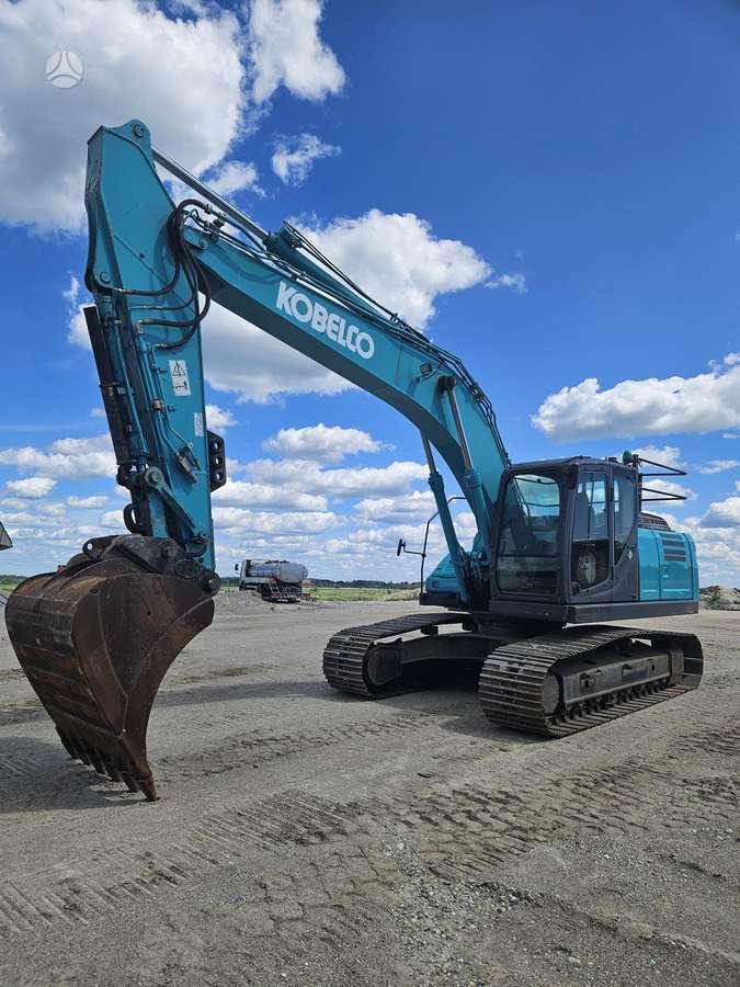 Kobelco SK210LC-10, excavator