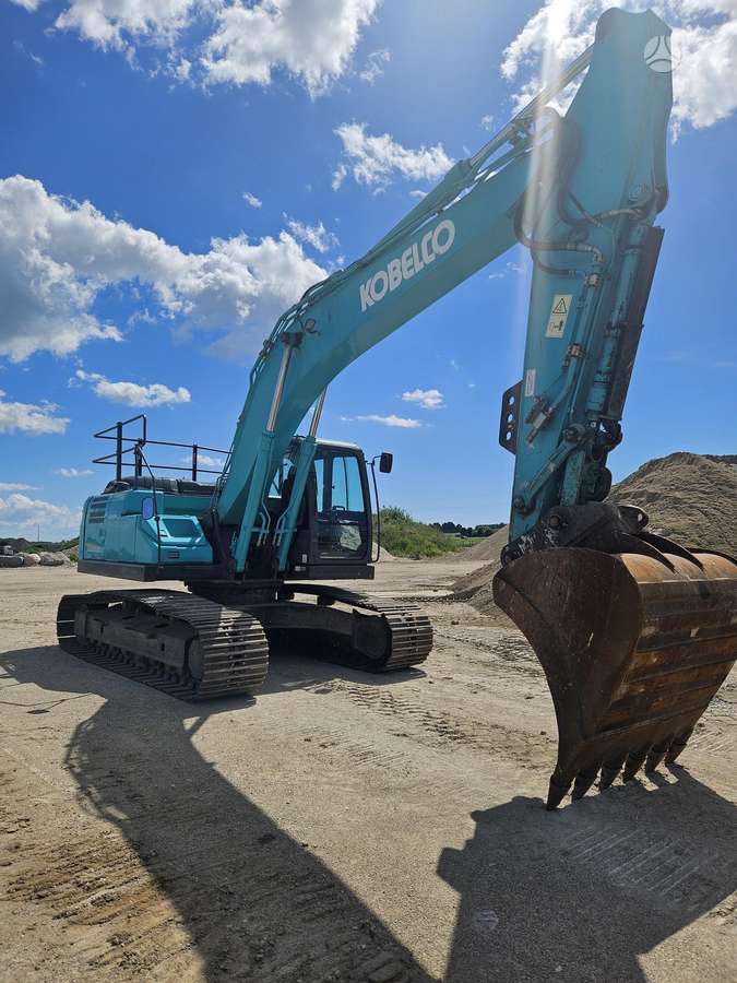 Kobelco SK210LC-10, excavator