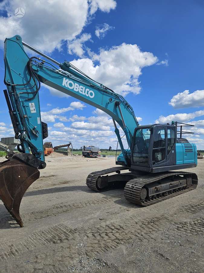 Kobelco SK210LC-10, excavator