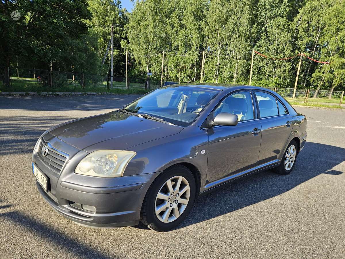 Toyota Avensis - 1
