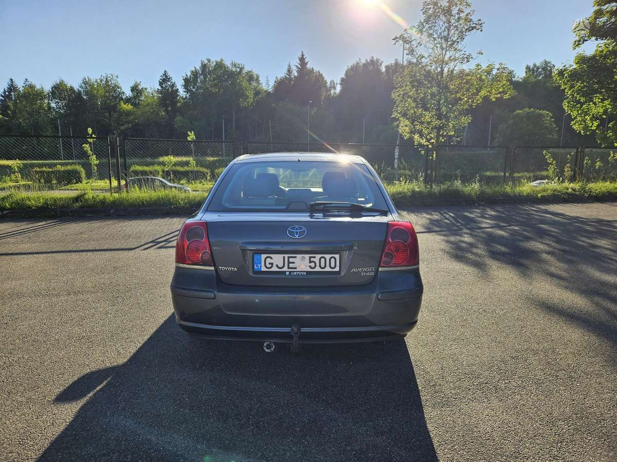 Toyota Avensis - 5