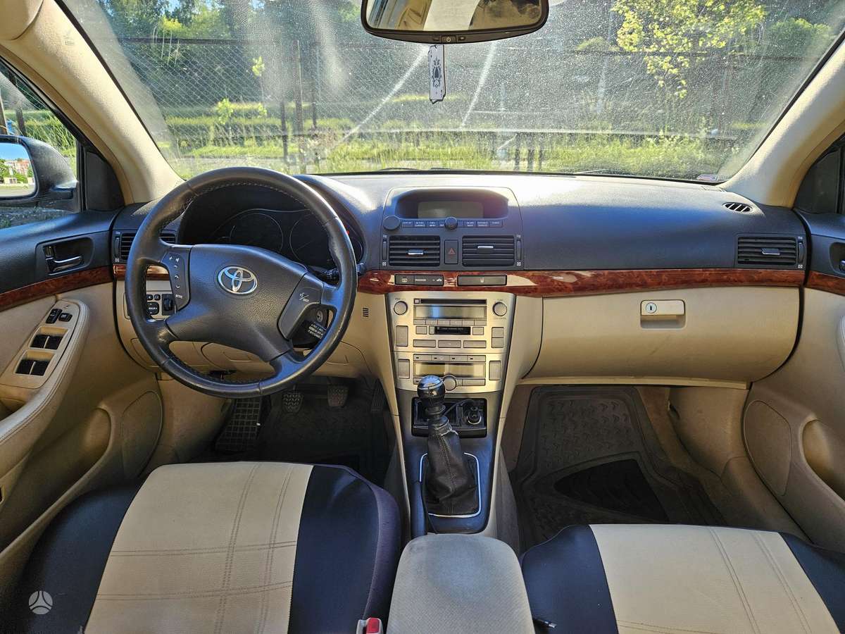 Toyota Avensis - 7