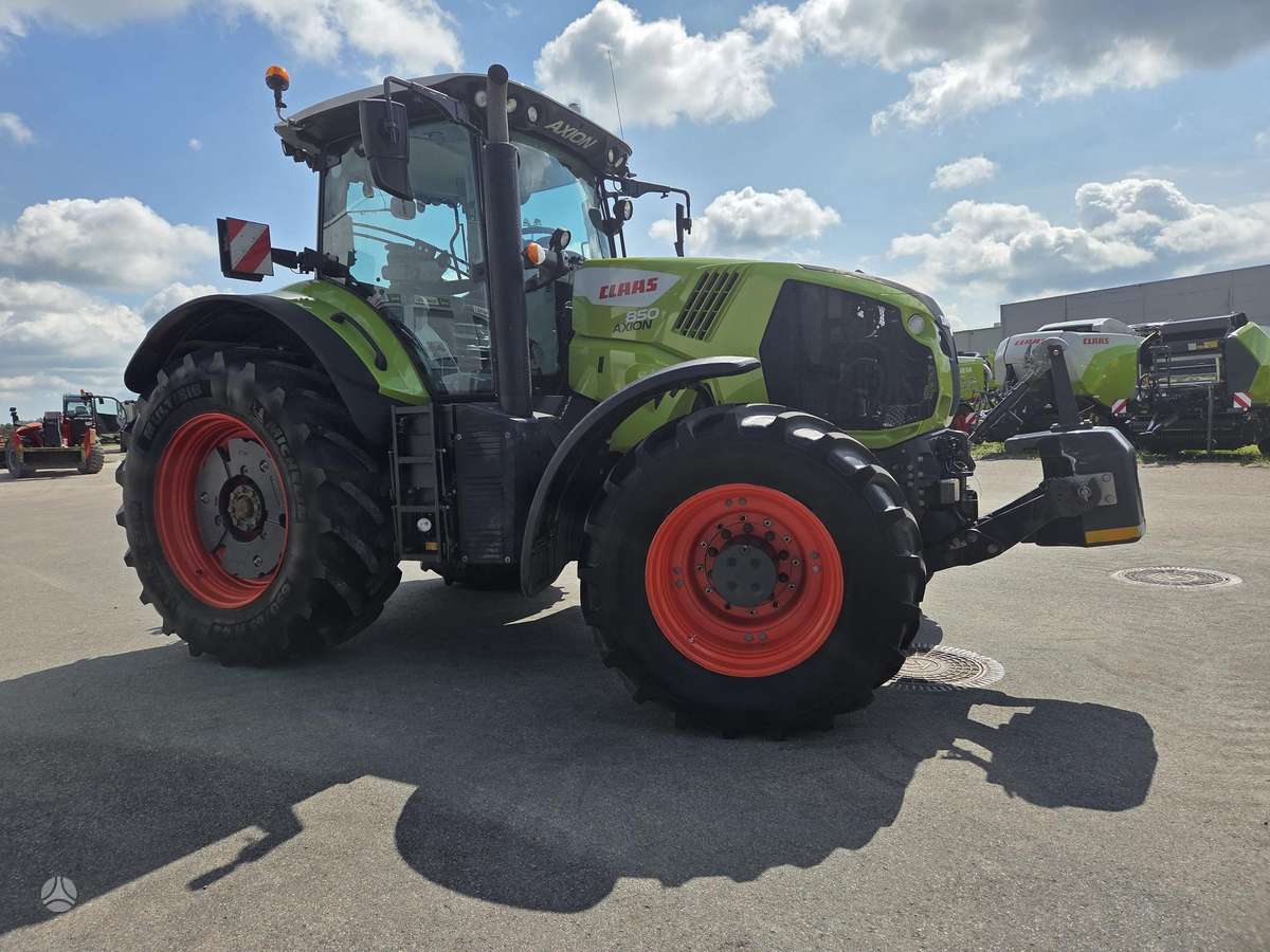 Claas Axion 850, tractors