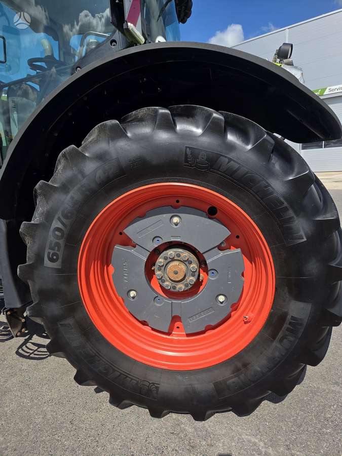 Claas Axion 850, tractors