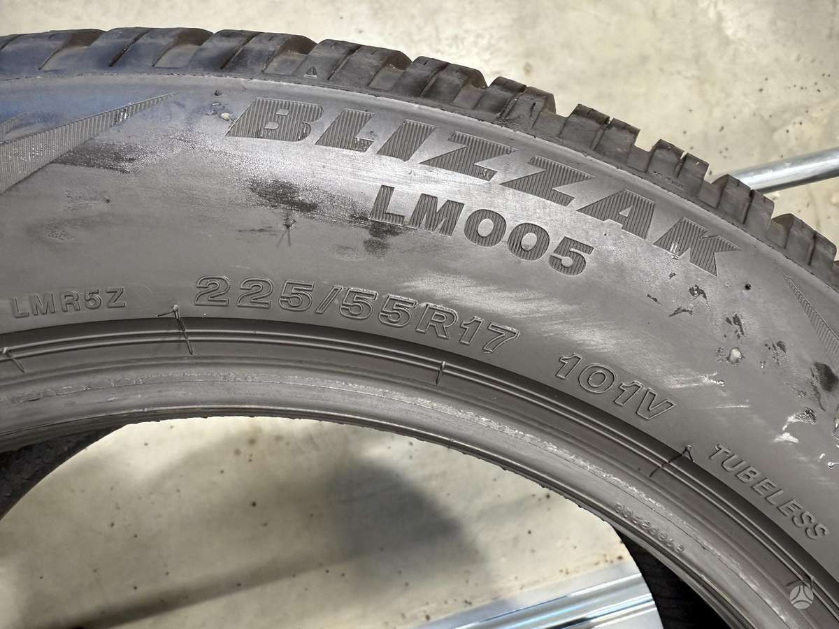 Bridgestone Blizzak lm005, winter 225/55 R17