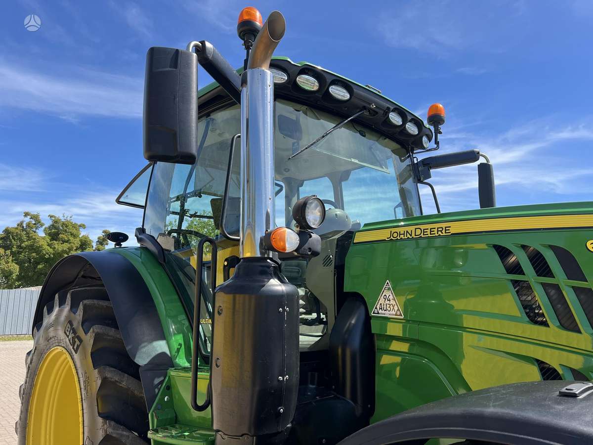 John Deere 6215R, тракторы
