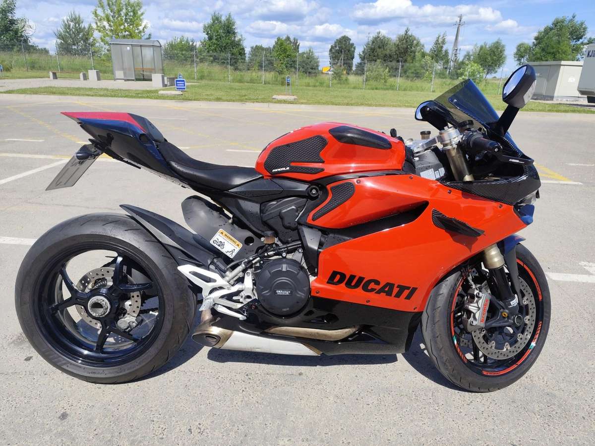 Ducati Panigale 898cc, спортбайки / superbikes