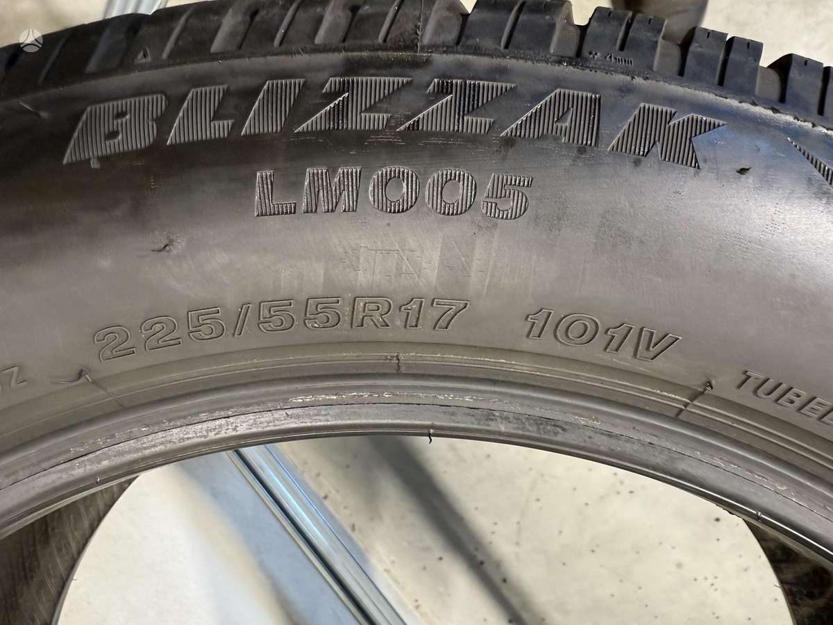 Bridgestone Blizzak lm005, winter 225/55 R17
