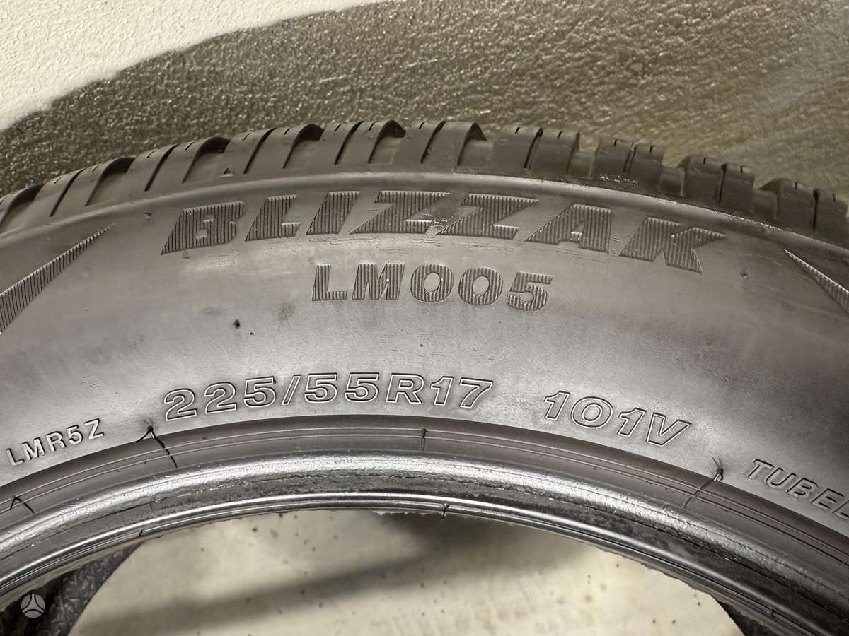 Bridgestone Blizzak lm005, зимние 225/55 R17