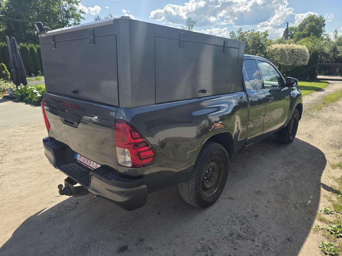 Toyota Hilux - 4