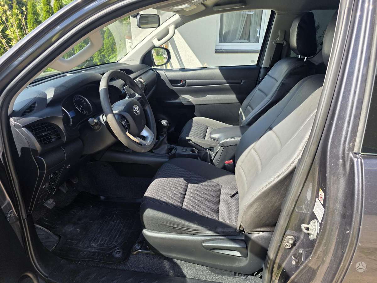 Toyota Hilux - 6