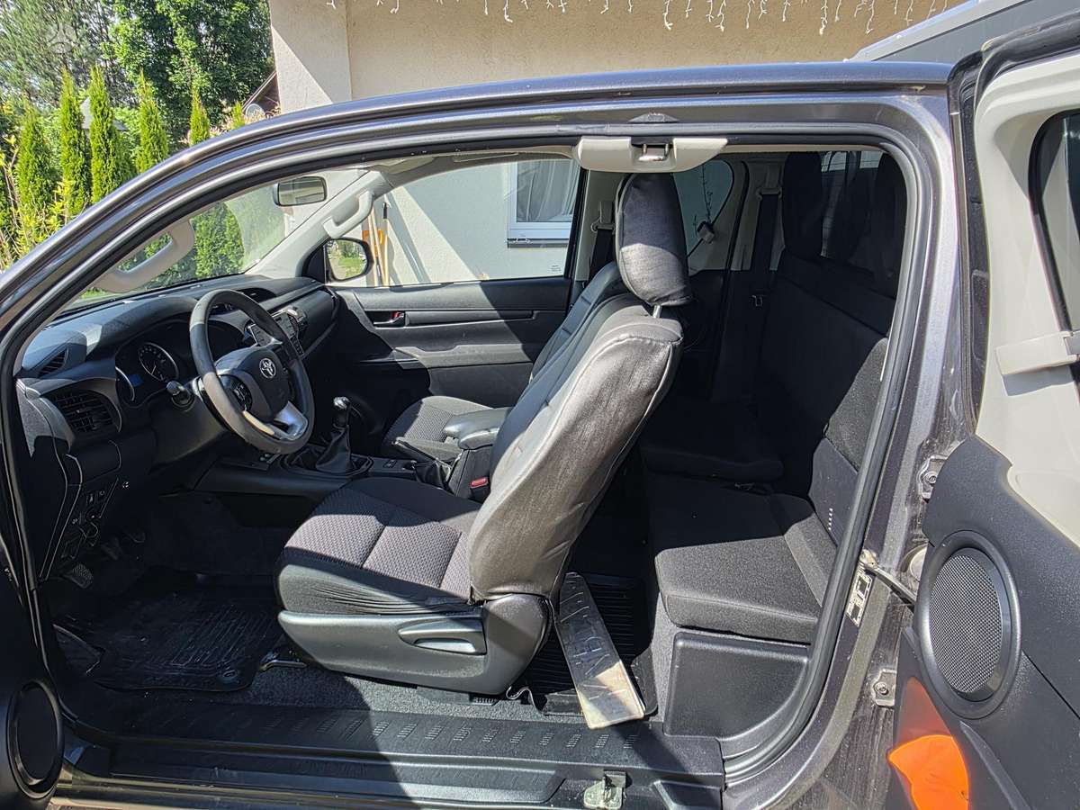 Toyota Hilux - 7