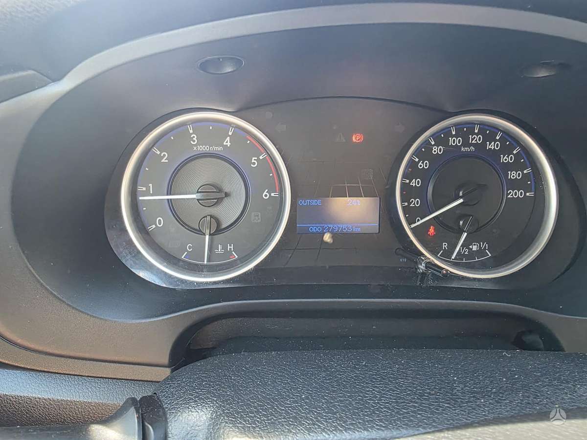 Toyota Hilux - 11