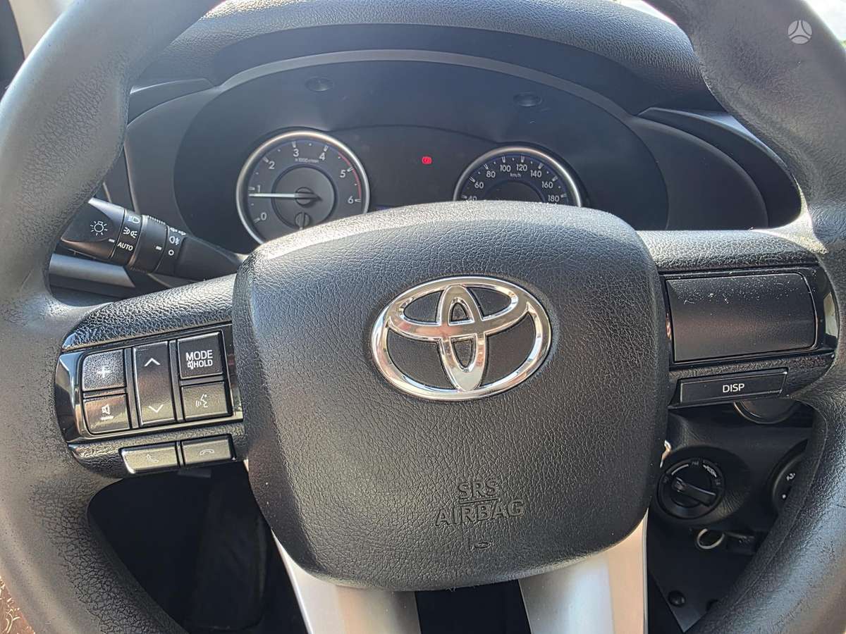 Toyota Hilux - 12
