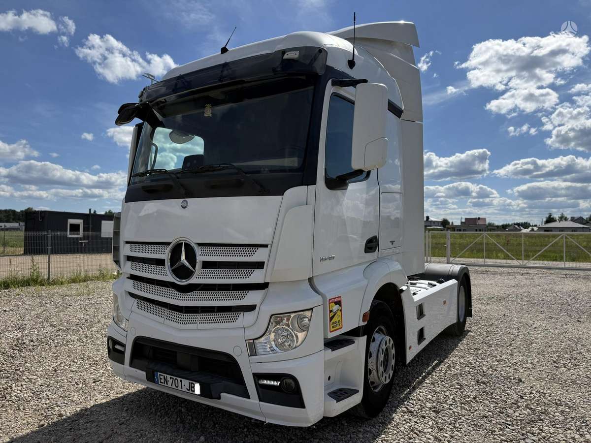 Mercedes-Benz ACTROS 1846, single sleeper