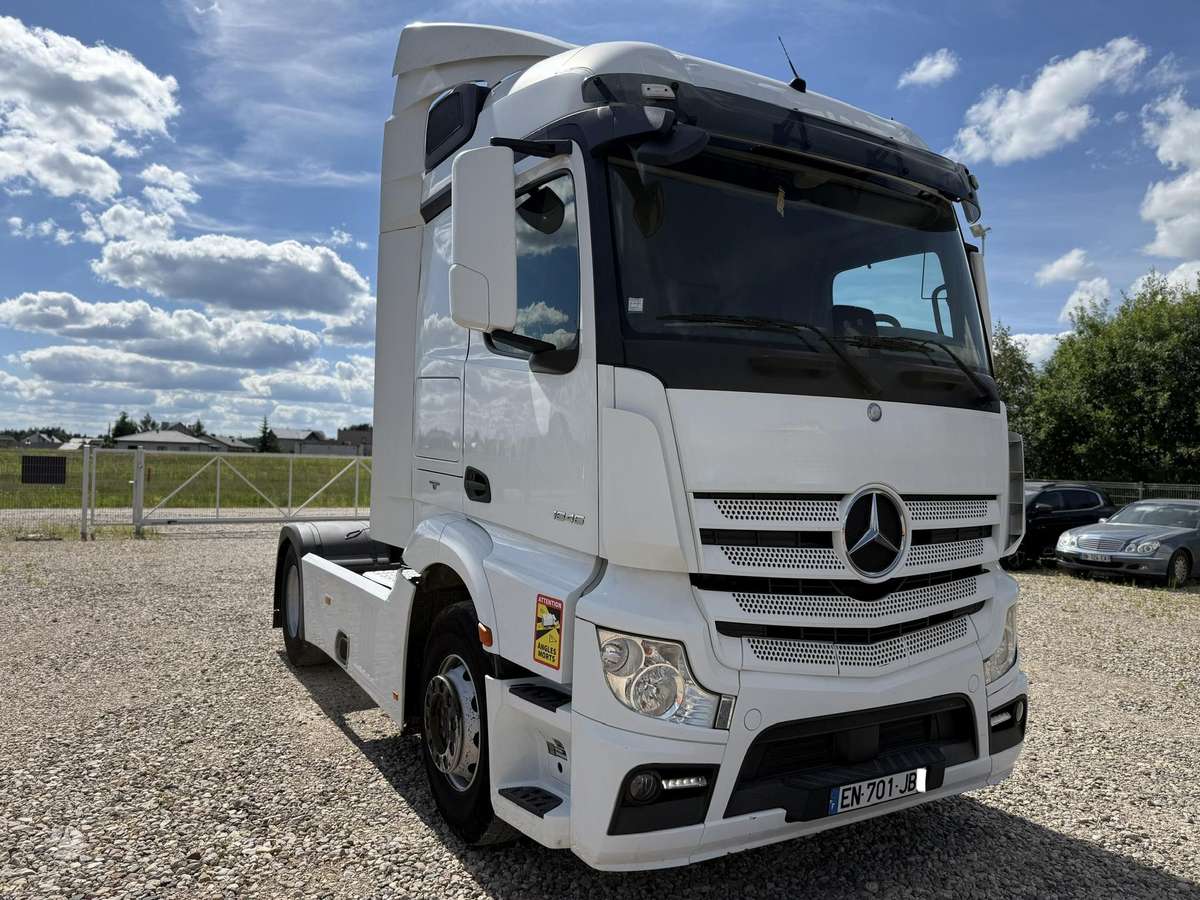 Mercedes-Benz ACTROS 1846, single sleeper