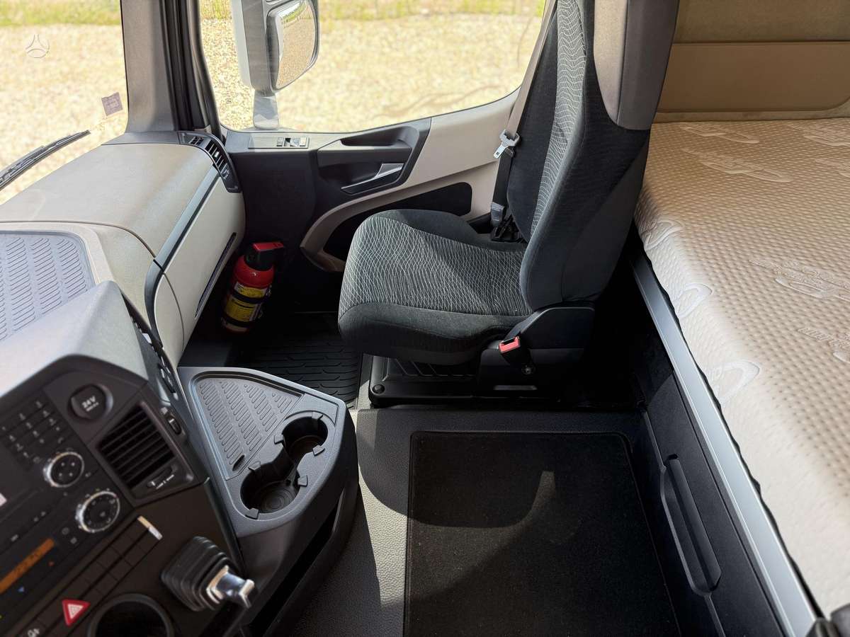Mercedes-Benz ACTROS 1846, single sleeper