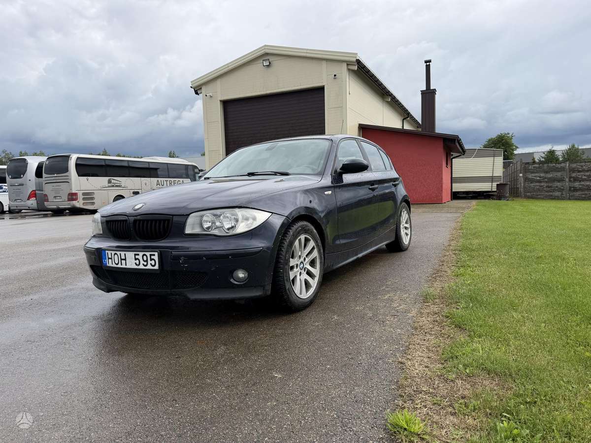 BMW 118, hatchback