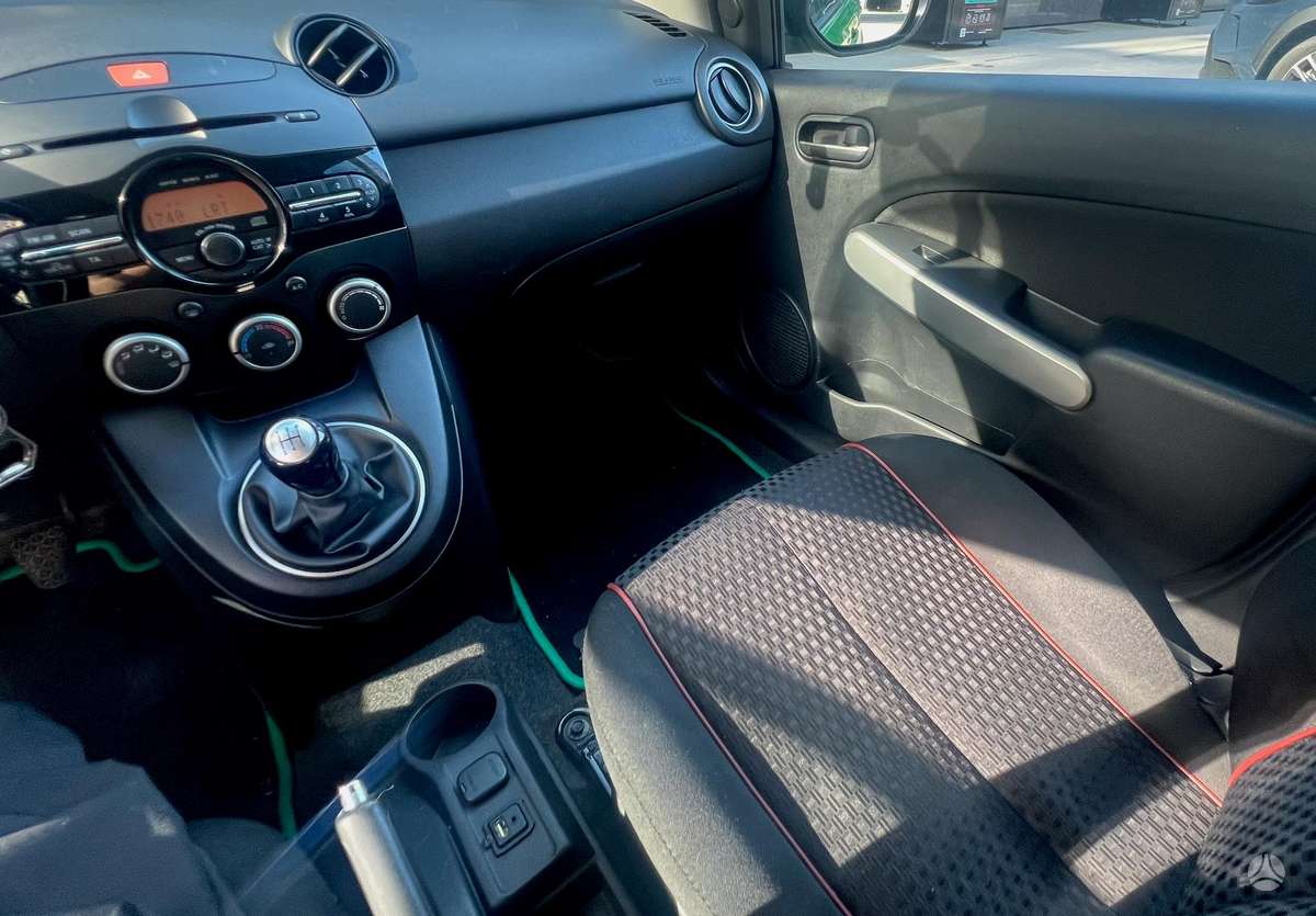 Mazda 2, 1.6 l., hatchback