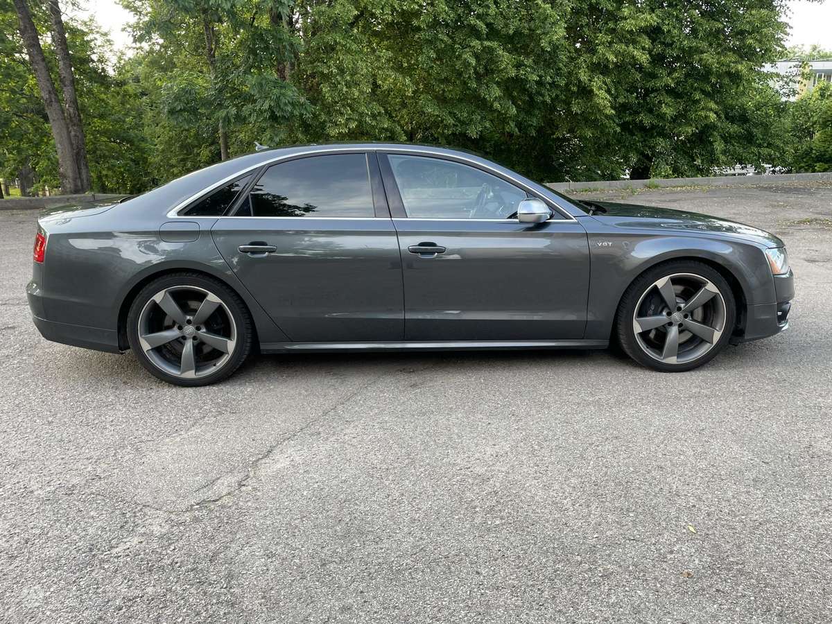 Audi S8, 4.0 l., Седан