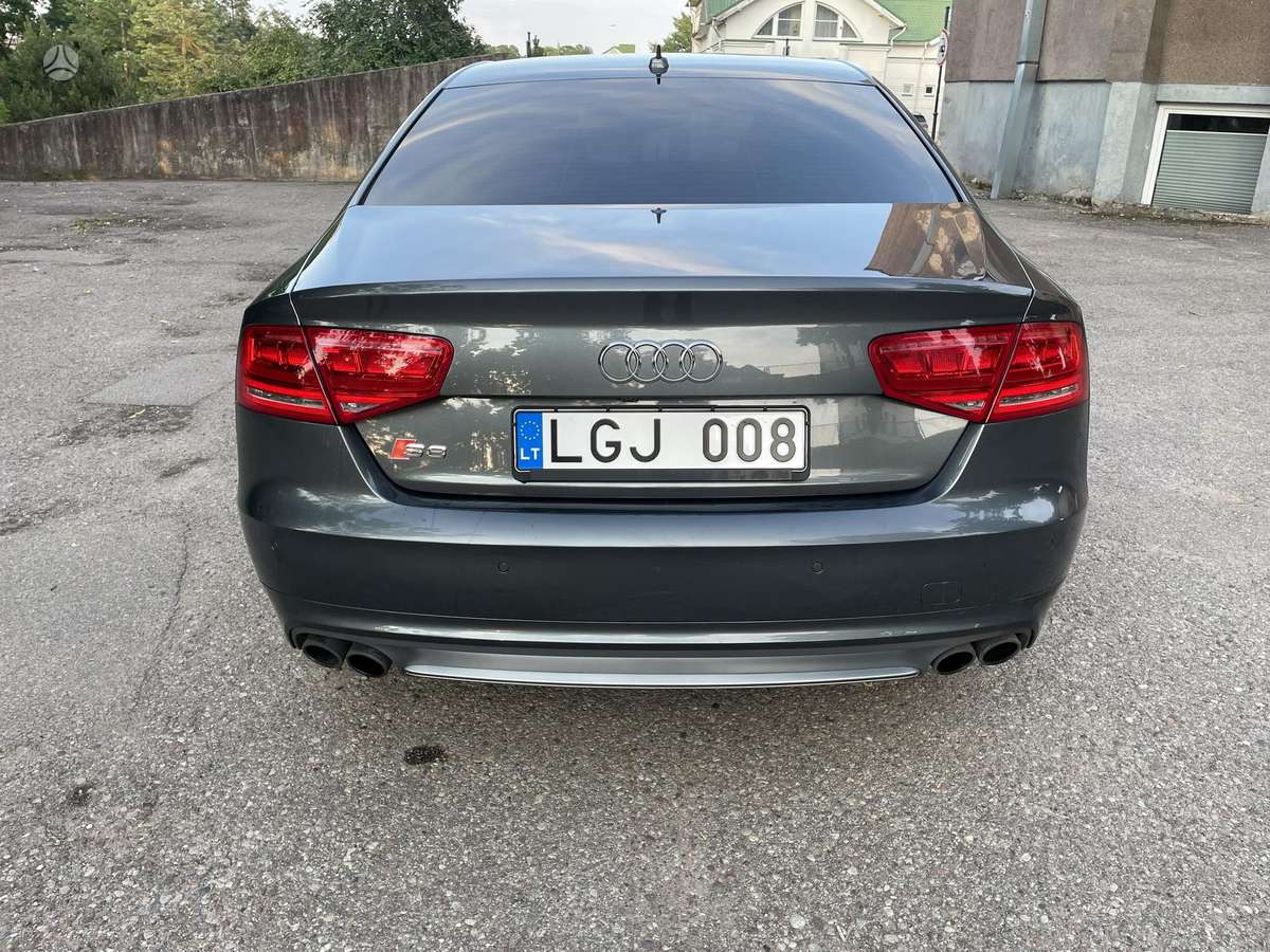 Audi S8, 4.0 l., Седан