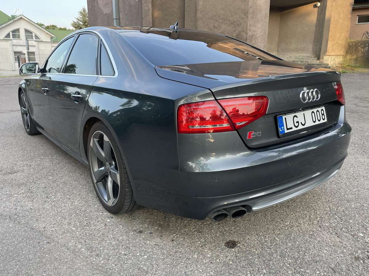 Audi S8, 4.0 l., Седан