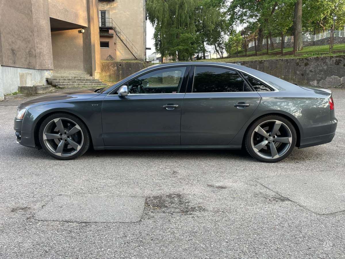 Audi S8, 4.0 l., Седан