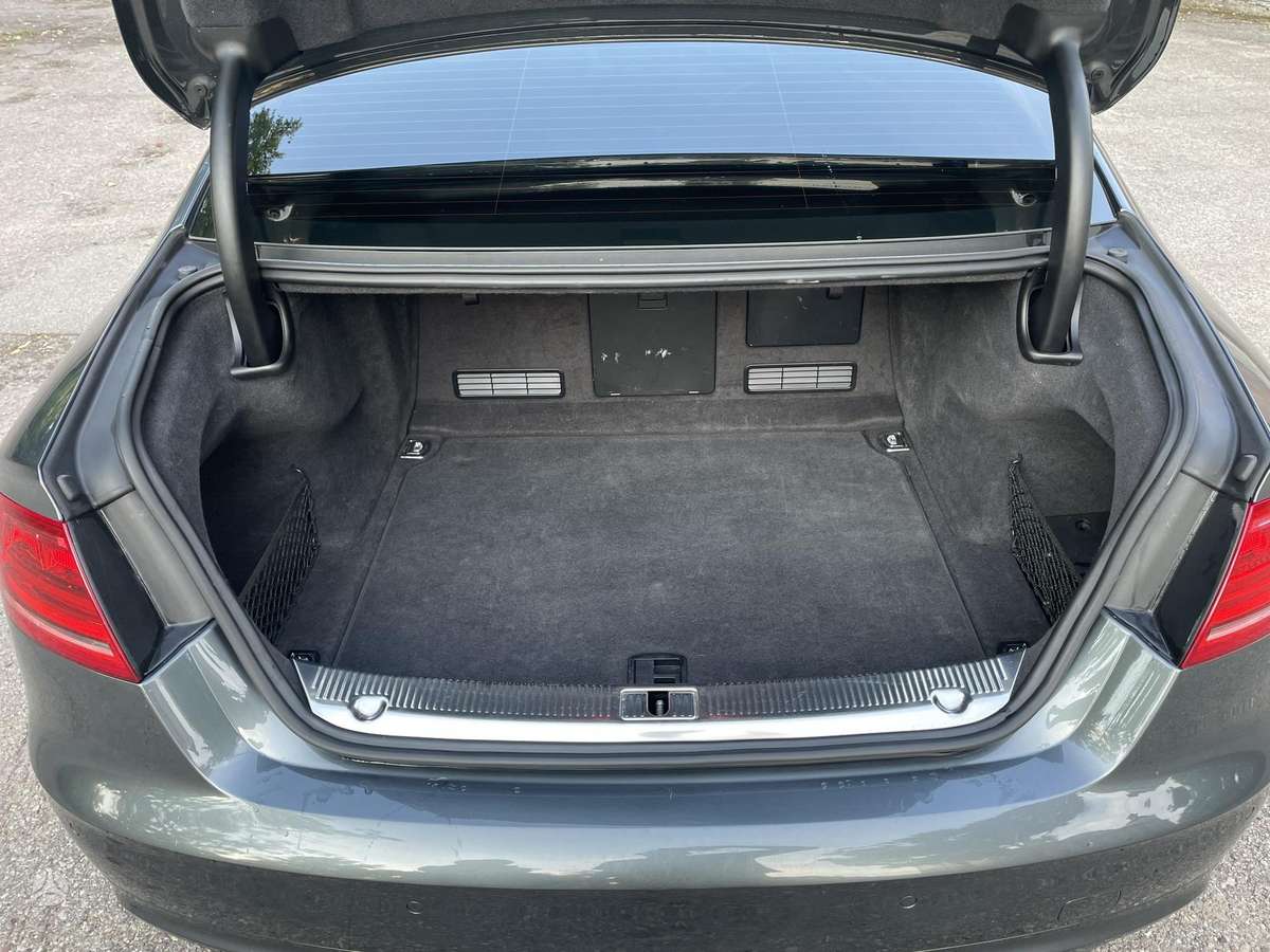 Audi S8, 4.0 l., Седан