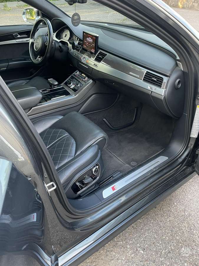 Audi S8, 4.0 l., Седан