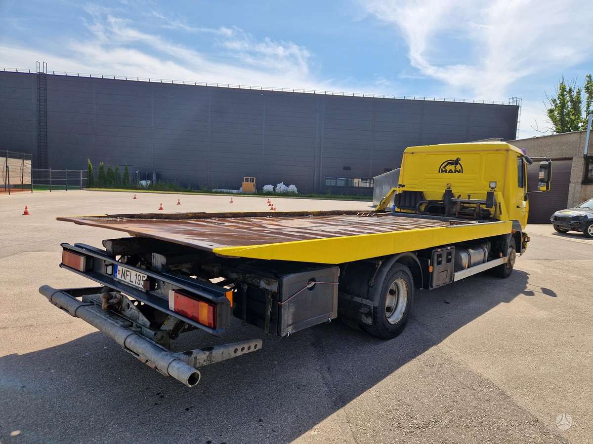 MAN LE 8.150 4×2 BB, auto transporters