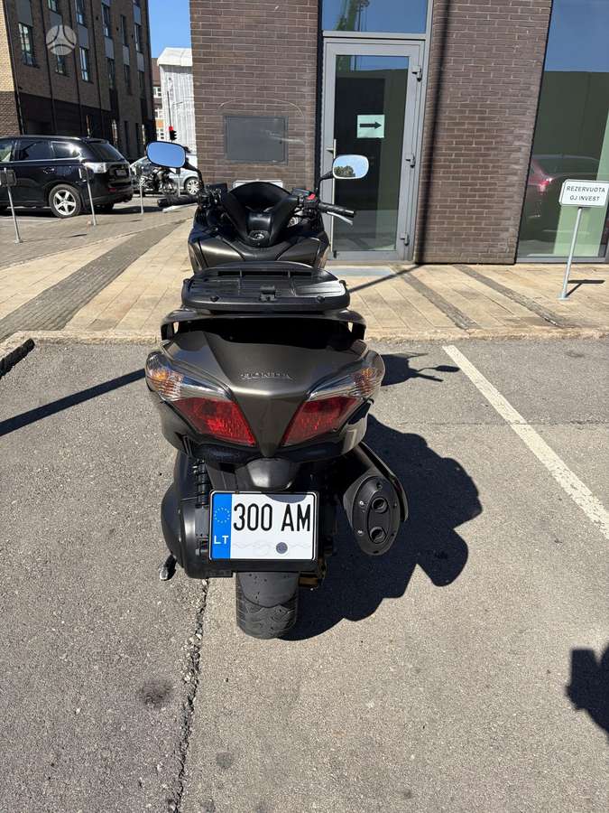 Honda Silverwing 582cc, мотороллеры / мопеды