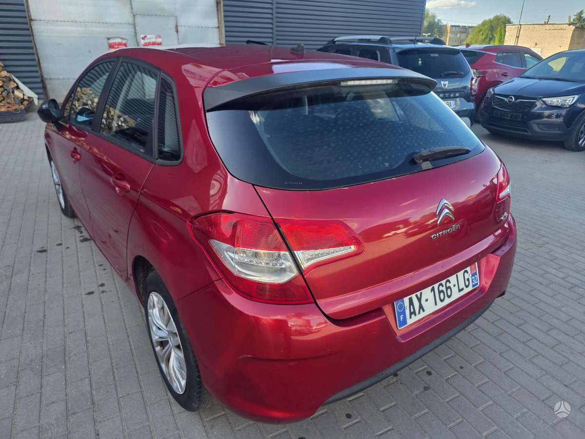 Citroen C4, 1.6 l., hatchback