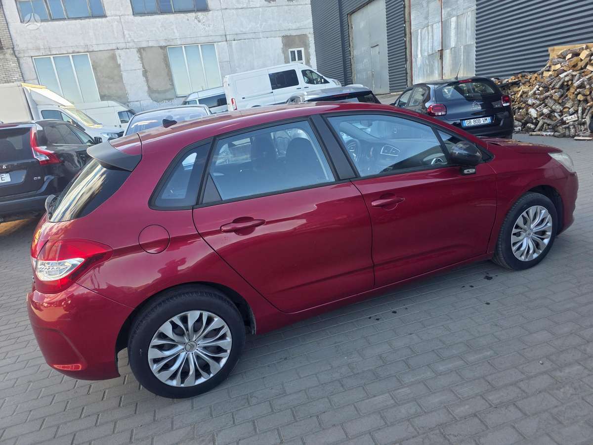 Citroen C4, 1.6 l., hatchback