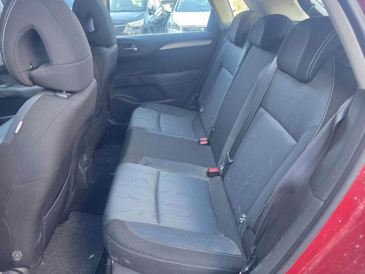 Citroen C4, 1.6 l., hatchback