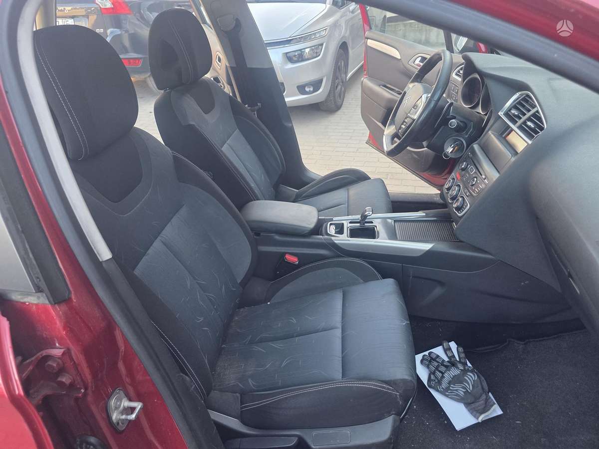 Citroen C4, 1.6 l., hatchback