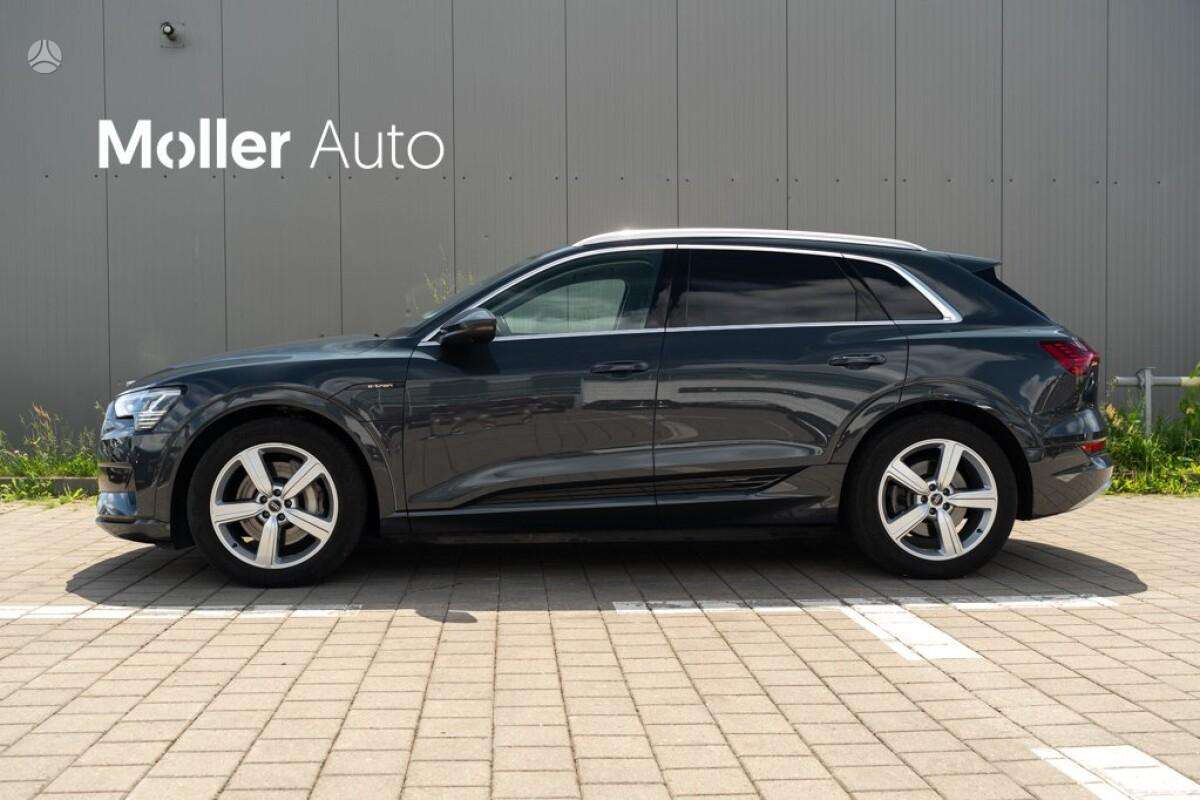 Audi e-tron, off-road / crossover