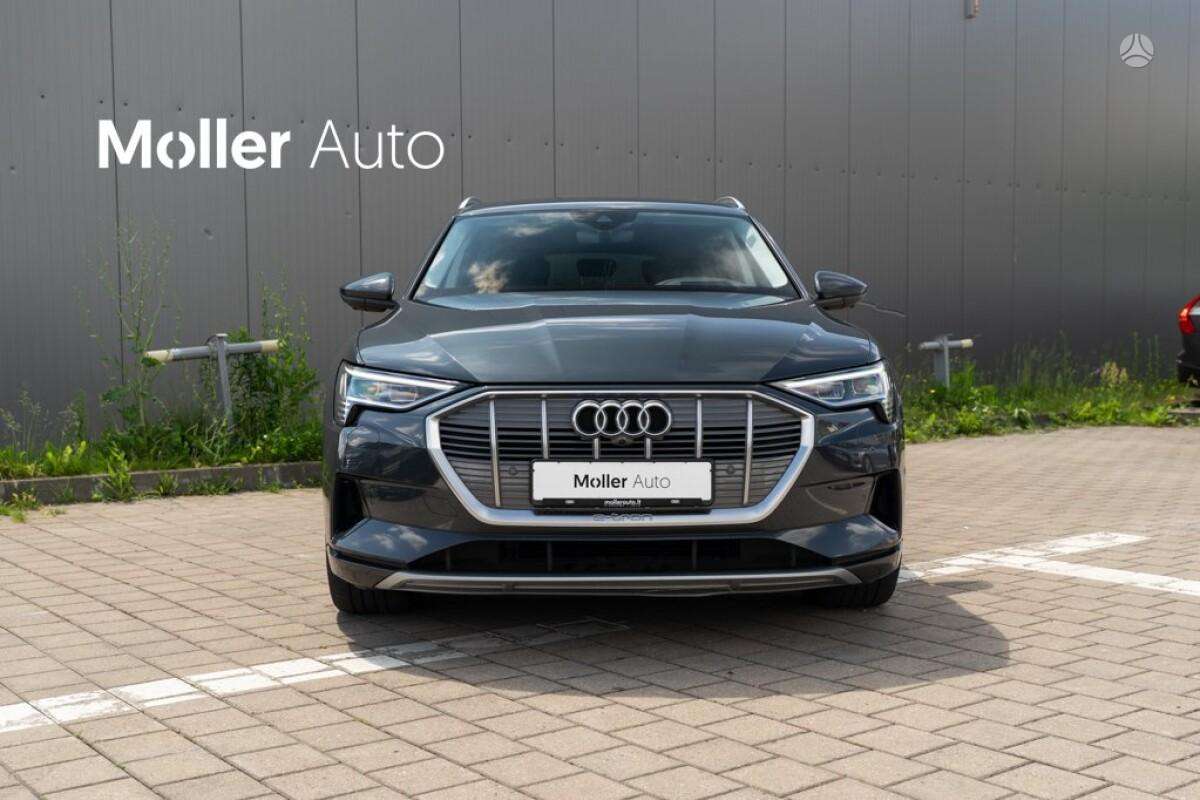 Audi e-tron, off-road / crossover