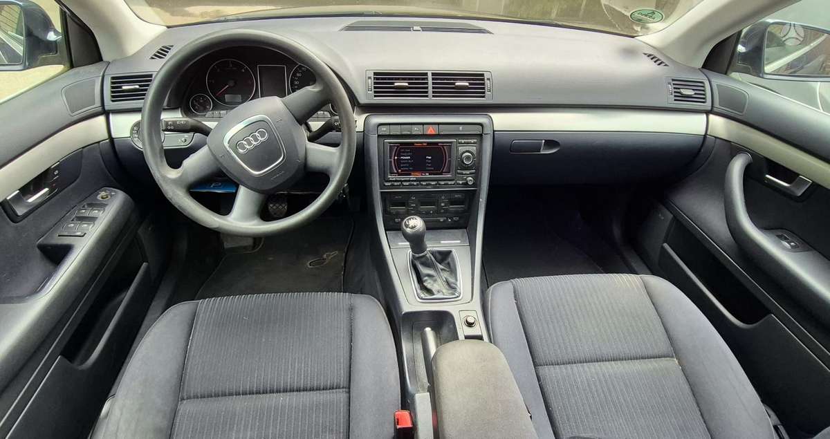Audi A4, 2.7 l., Седан