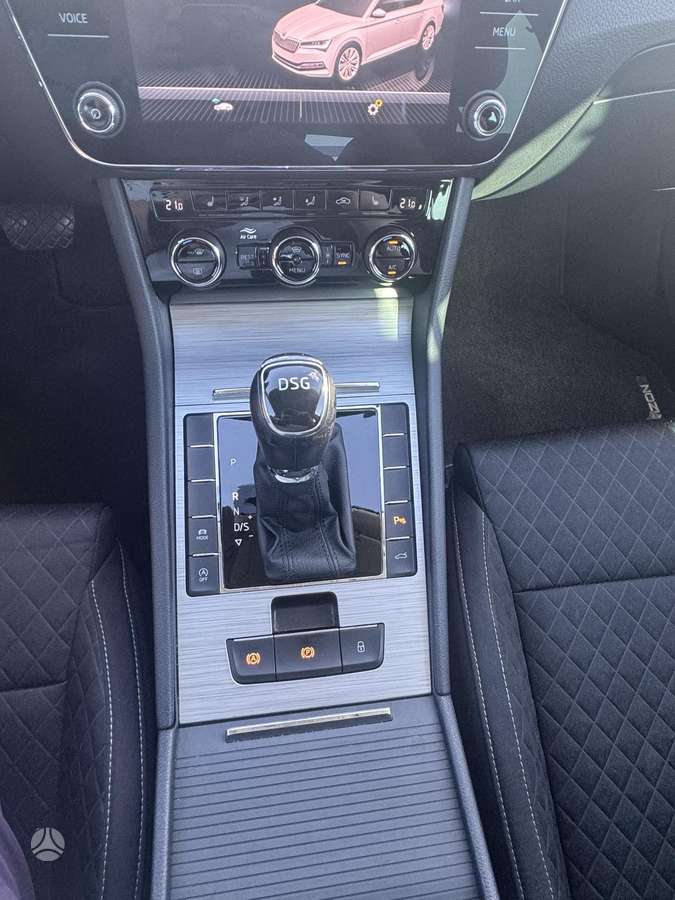 Skoda Superb, 1.5 l., hatchback