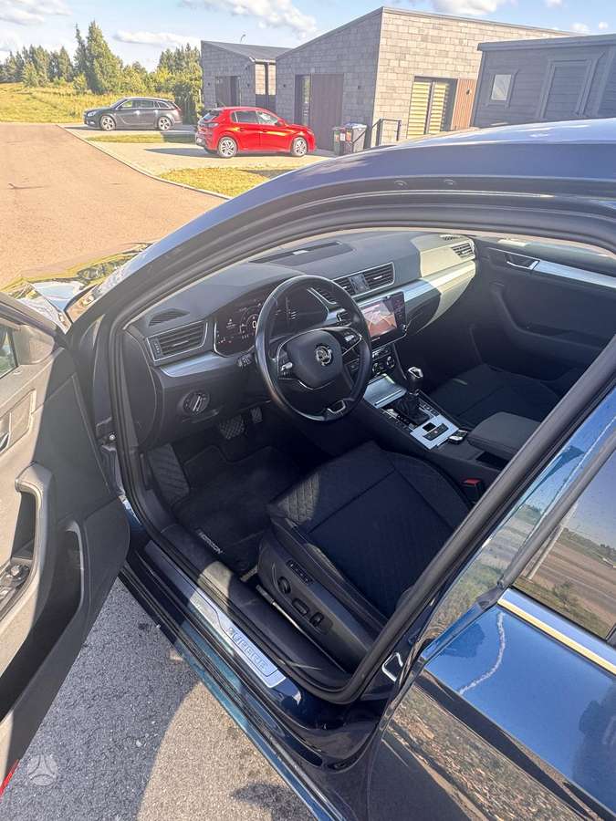Skoda Superb, 1.5 l., hatchback