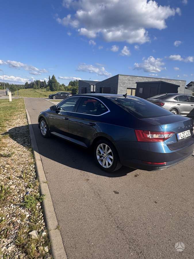 Skoda Superb, 1.5 l., hatchback