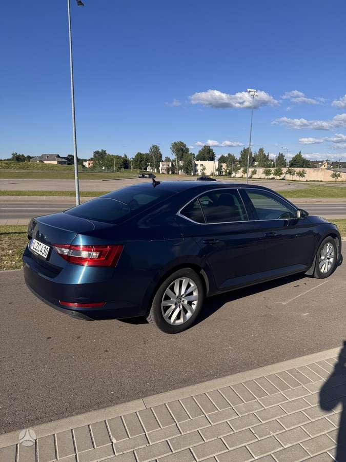 Skoda Superb, 1.5 l., hatchback